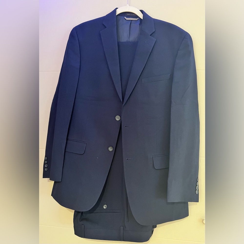 Classic suit for men / blue / 38 R - 32 W by Andrew Marc